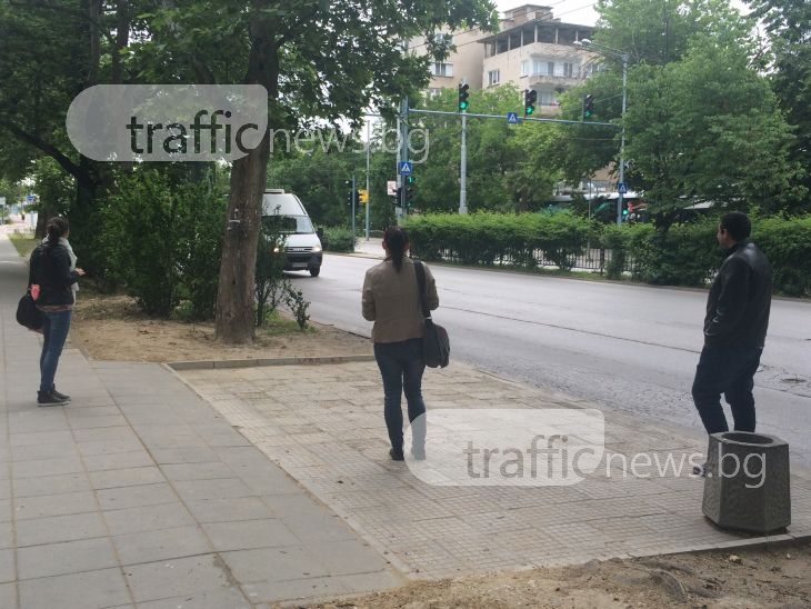 Пловдивчани чакат автобуси на 