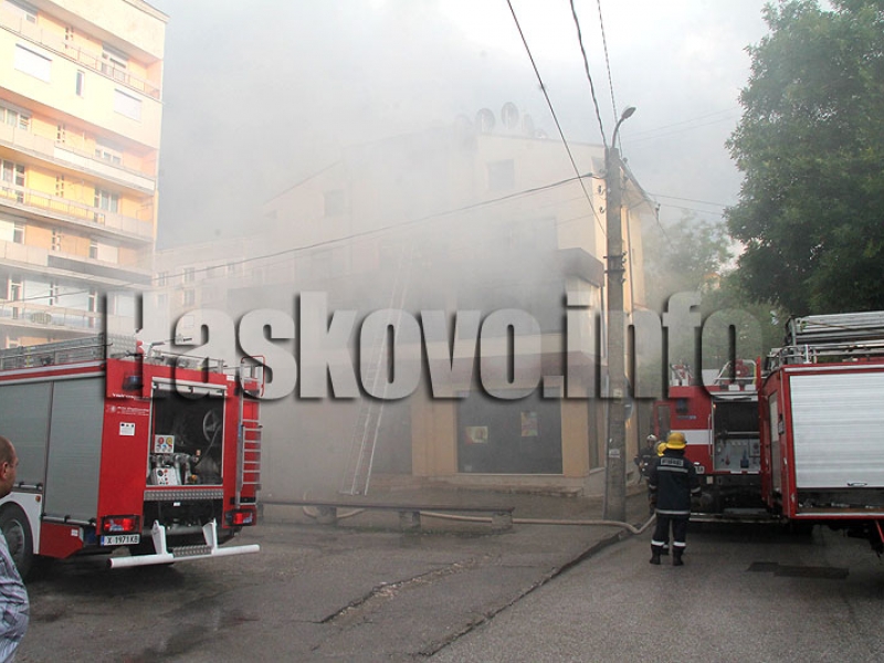 Гръм удари сграда в центъра на Хасково