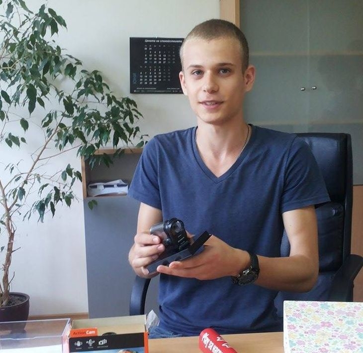 17-годишният Радослав от ТЕТ-а получи екстремна камера от данъчните
