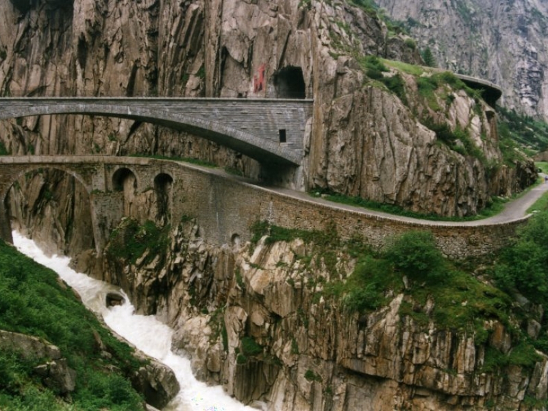 Откриват най-дългия железопътен тунел в света