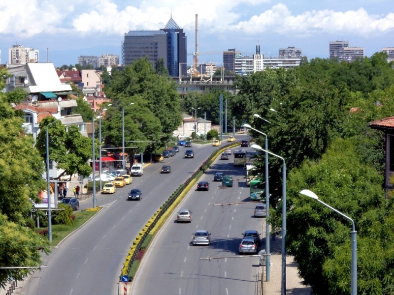 Спират движението по централен пловдивски булевард за час
