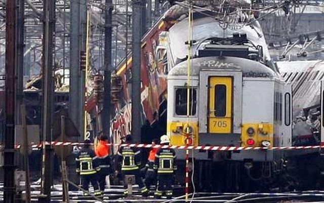 Влакова катастрофа в Белгия! 40 души са пострадали, а трима са загинали