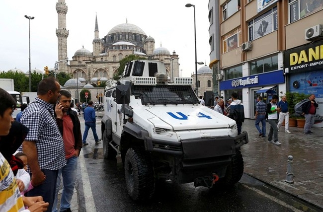 Взрив близо до полицейско управление в Турция