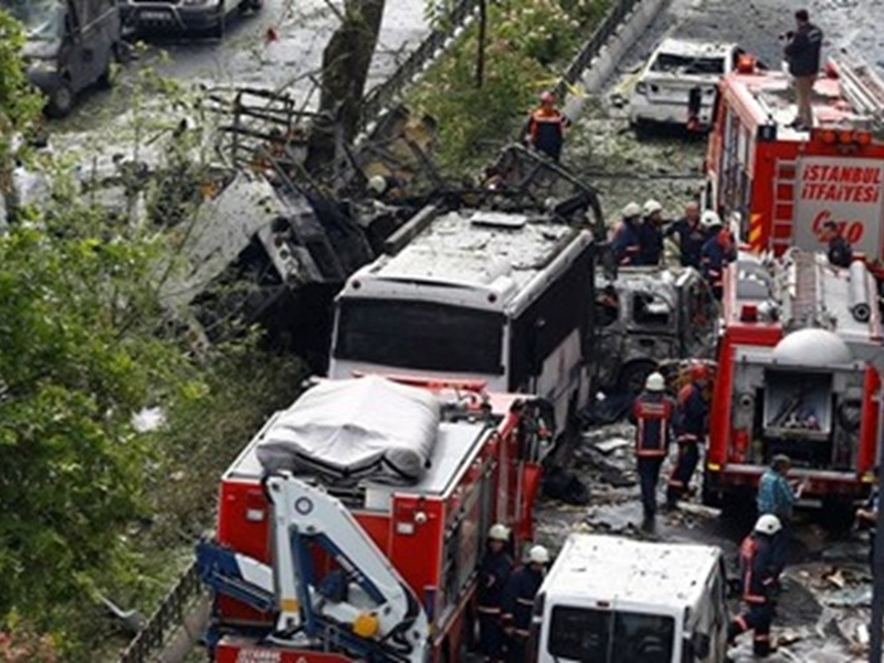 Двама полицаи с български корен са убити при атентатите в Турция