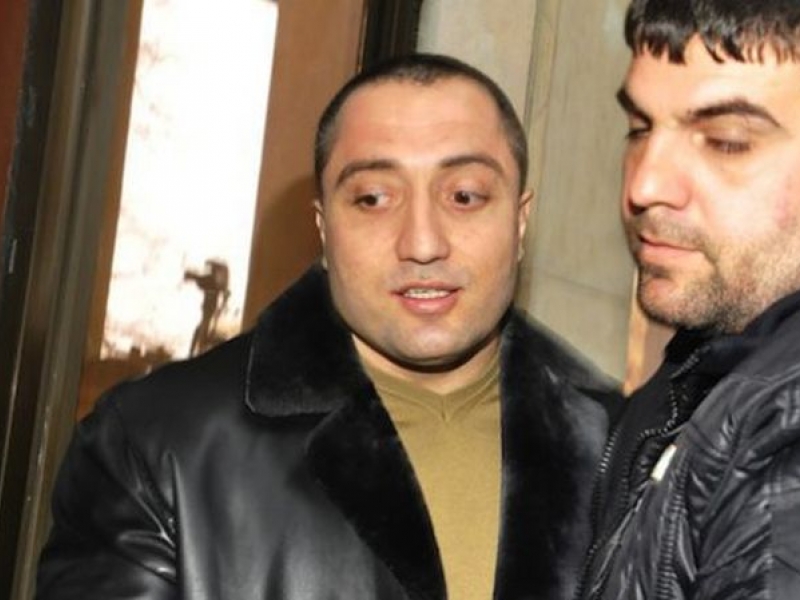 Митьо Очите остава в критично състояние, не могат да овладеят кръвоизлива