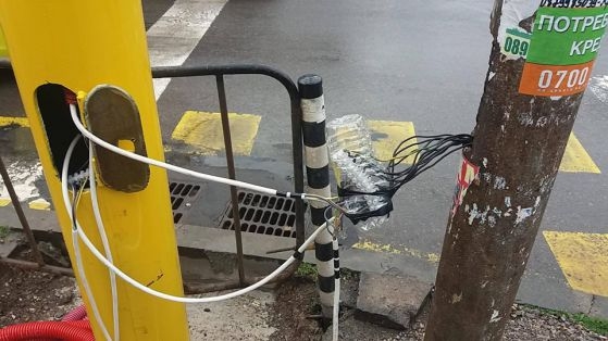Как се поправя умен светофар по български СНИМКА