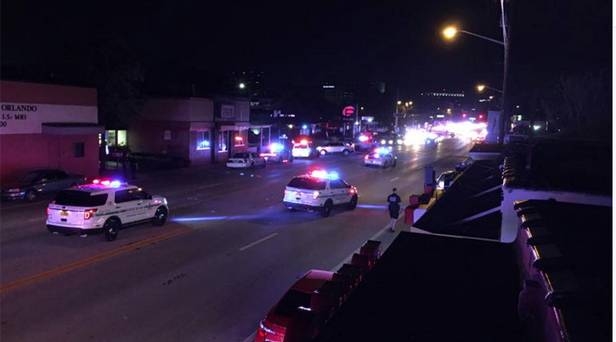Стрелба в нощен клуб, мъж рани 20 души, взел е и заложници ВИДЕО