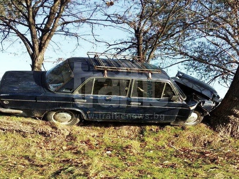 Кола се заби в дърво край Асеновград, мъж загина намясто