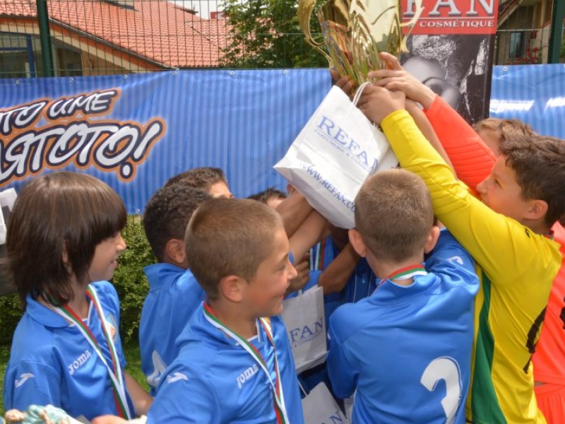 REFAN SOFIA CUP паралелно с Европейското по футбол СНИМКИ