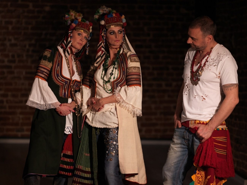 Автентичен български фолклор и екзотични ритми в новия албум на Нина Николина и Калин Вельов 