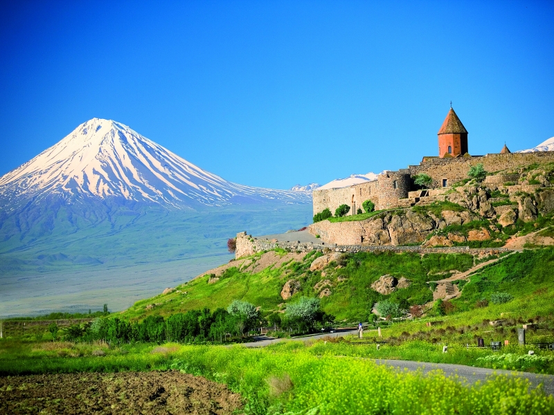 Арменските светини от двете страни на Арарат показват в Пазарджик
