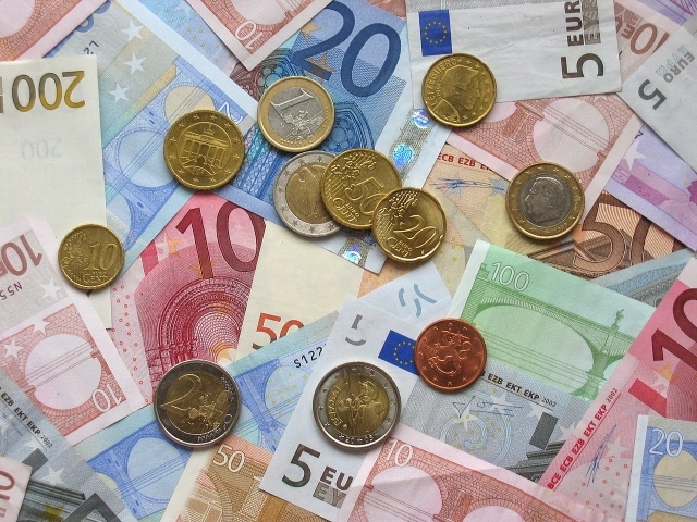 Великобританци масово обменят лири за евро преди референдума