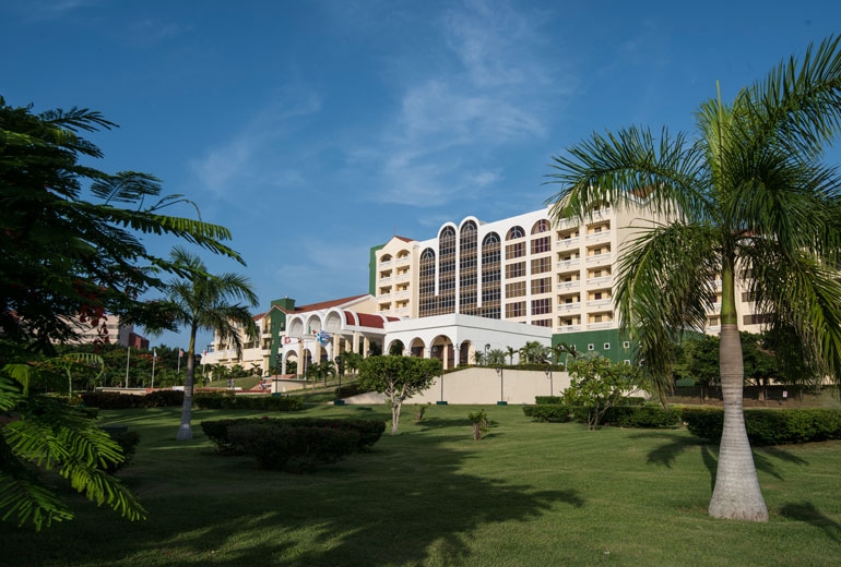 Американска верига отвори хотел в столицата на Куба след половинвековно ембарго СНИМКИ