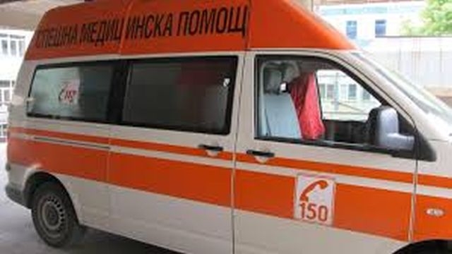 2-годишно дете паднало в съд с гореща мазнина