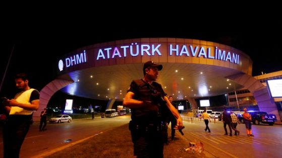 13 са задържани за атентата в Истанбул