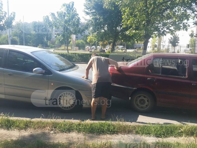 Тийнейджърка пострада при верижен сблъсък в Пловдив