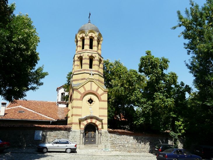 В пловдивския храм Св. Неделя е на­правен първият опит да се въведе богослужение на български СНИМКИ