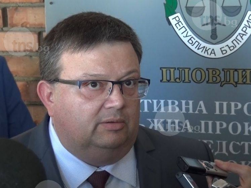 Цацаров защити Вежди Рашидов