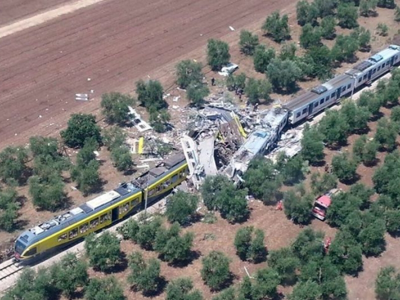 Жертвите от влаковата катастрофа се увеличават 