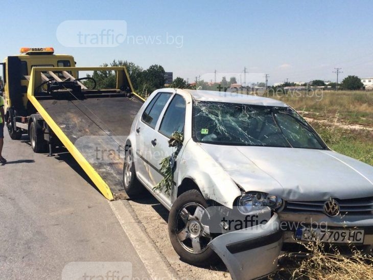 Голф се въртя по таван на изхода на Пловдив СНИМКИ и ВИДЕО