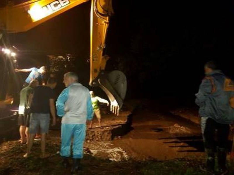 1000 души в Карловско откъснати от света след потопа ВИДЕО