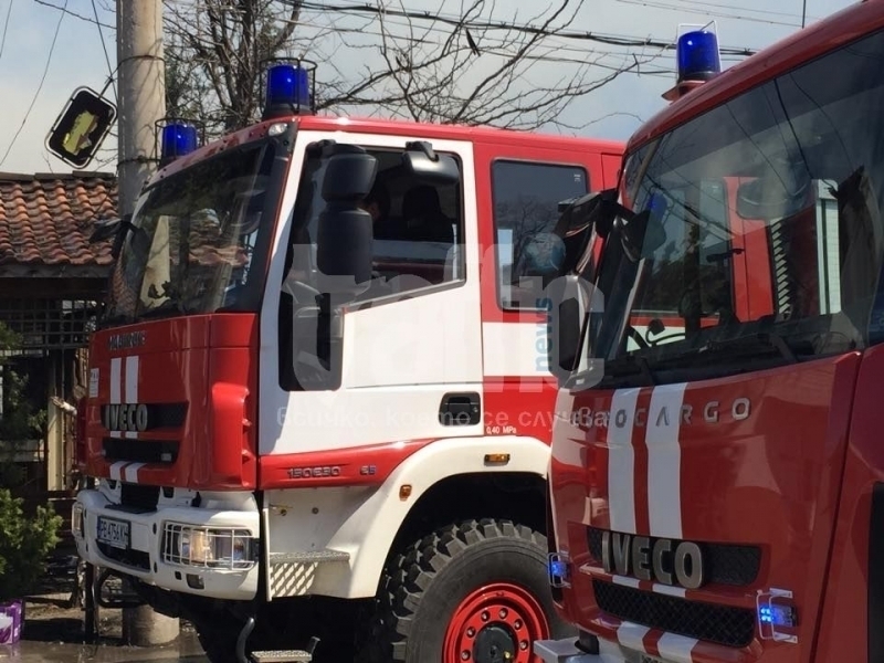 Пожар бушува до винпром край Пловдив! Четири пожарни се борят с огъня