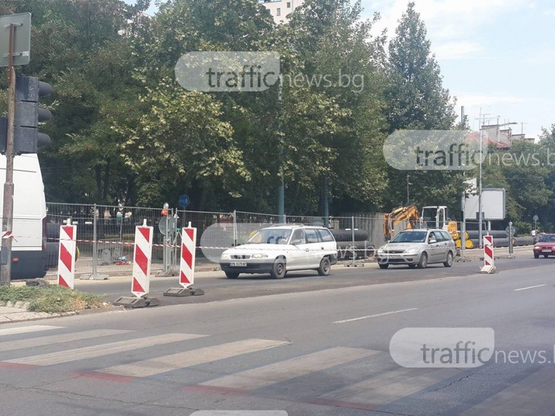 Нов топлопровод в Кършияка блокира движението на моста на УХТ СНИМКИ