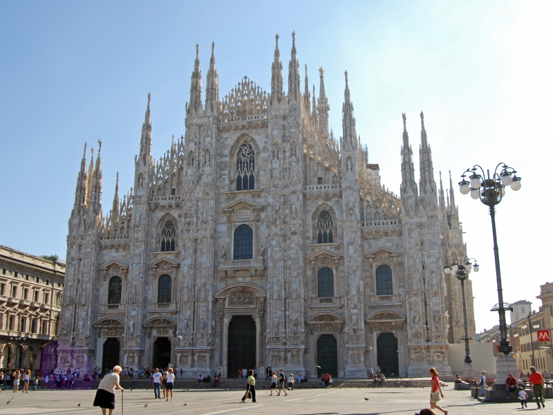 Заключиха турист на покрива на катедрала в Милано