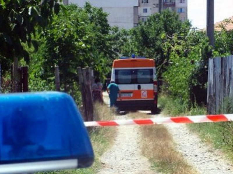Обезвредиха психично болен, който се е разхождал с оръжие по покрива на къщата си