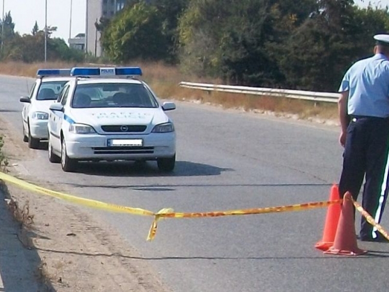 Кола прегази полицай на магистралата край Пловдив