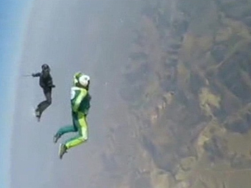 Американец скочи от 7620 метра без парашут ВИДЕО