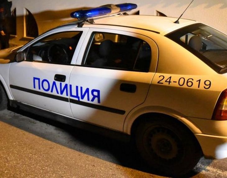 Шофьор на мерцедес скочил върху предния капак на фолксваген край пловдивска бензиностанция
