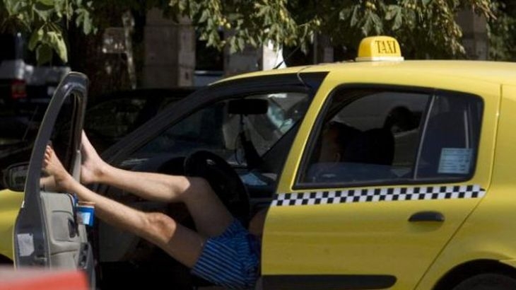 Таксиджии в Слънчев бряг искат по 50 лева за километър