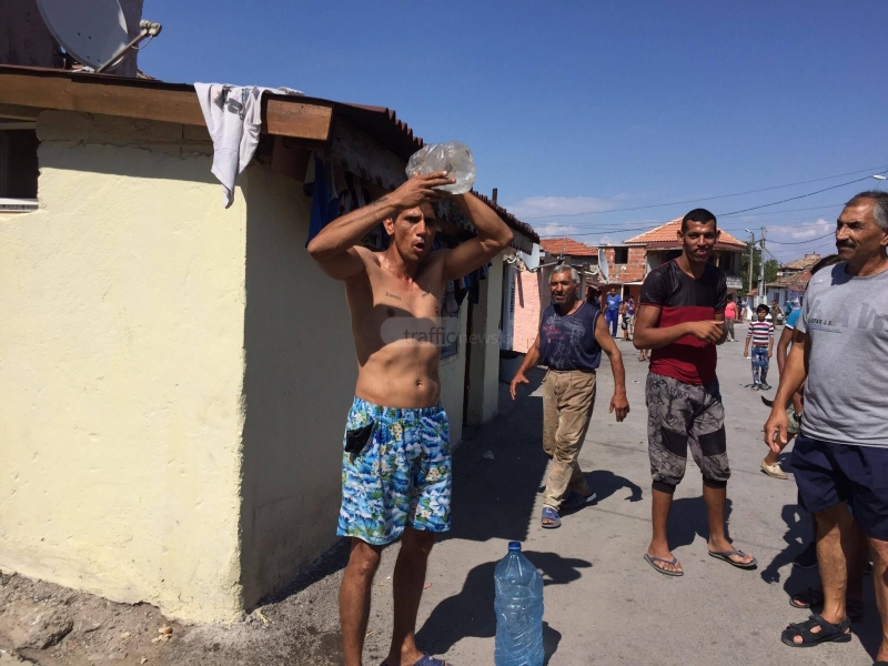 Невиждано: Над 300 роми искат водомери, ВиК-Пловдив не им монтира осми месец СНИМКИ и ВИДЕО