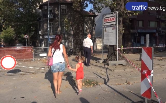 Заради ремонтите: Майки се лутат с децата си в Пловдив, няма автобуси ВИДЕО 