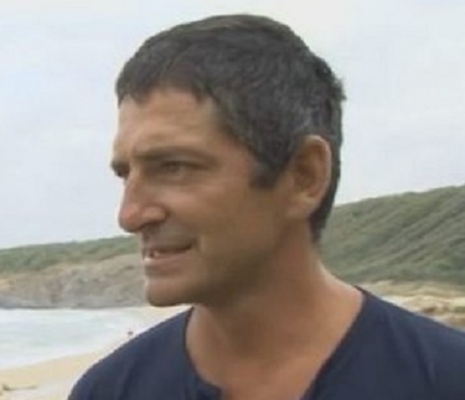 Този мъж спасява хора на опасен плаж край Синеморец, наричат го 