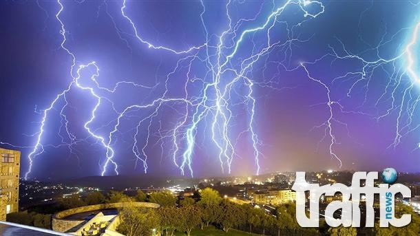 Буря връхлита Пловдив! Има опасност да удари градушка, придружена от силни гръмотевици 