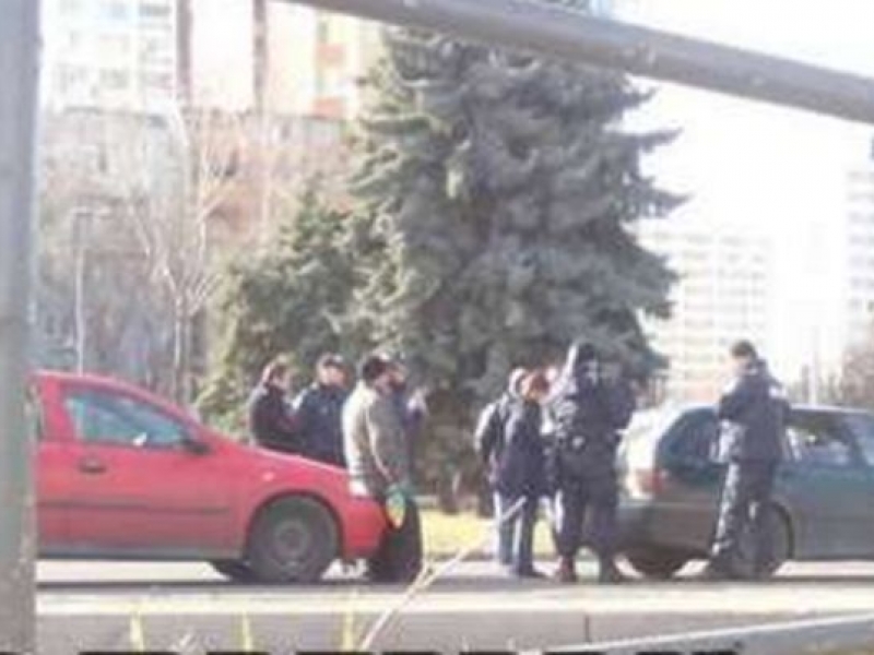 Зрелищни арести на трафиканти и бежанци с Мерцедес и БМВ край Бургас СНИМКА