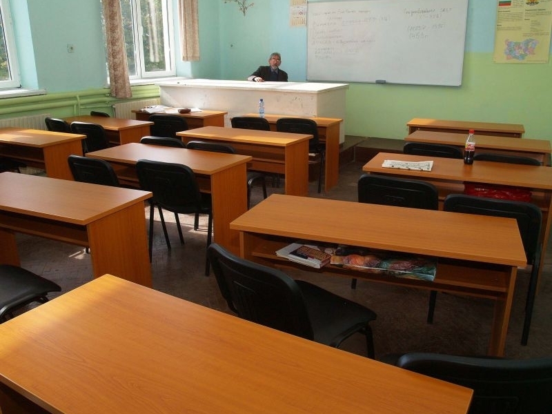 Закриват 21 паралелки в училища в Пловдив