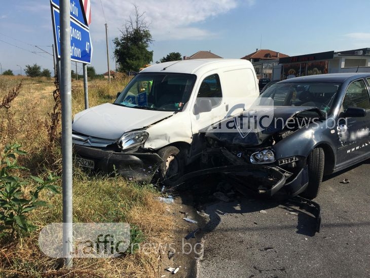 ВИДЕО от мелето между камион и две коли край Пловдив, което прати мъж в болница
