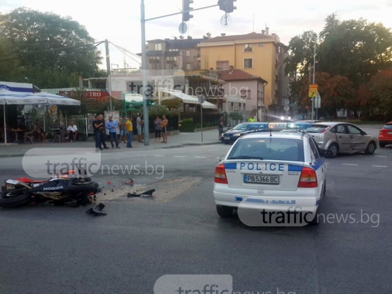 След мелето в Пловдив: Малко дете и мотористът бяха откарани с две линейки ВИДЕО и СНИМКИ