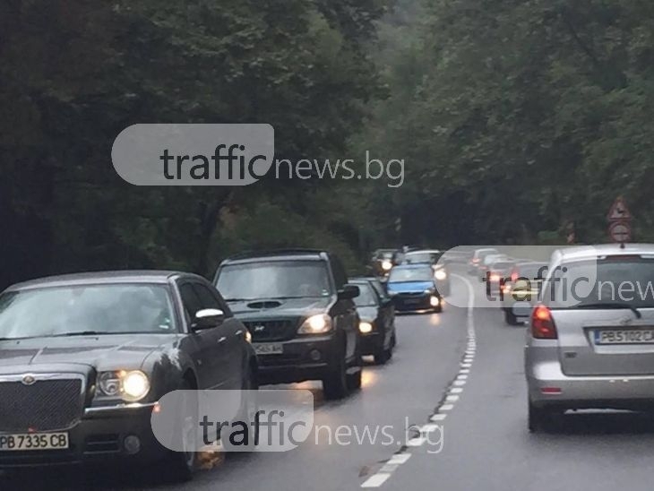 Достъпът до Смолян - почти абсурден! Тапите след Асеновград парализираха стотици коли