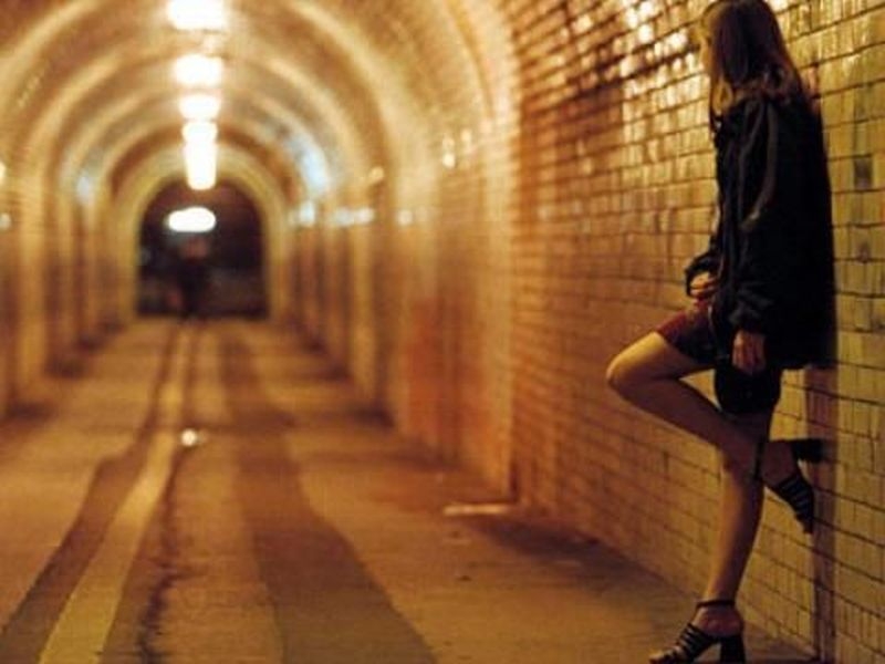 Пловдивска фирма, предлагаща работа в Англия, склонявала жени към проституция 