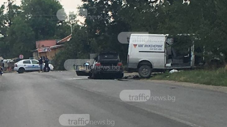 Един убит и четирима в болница след тежката катастрофа край Пловдив СНИМКИ