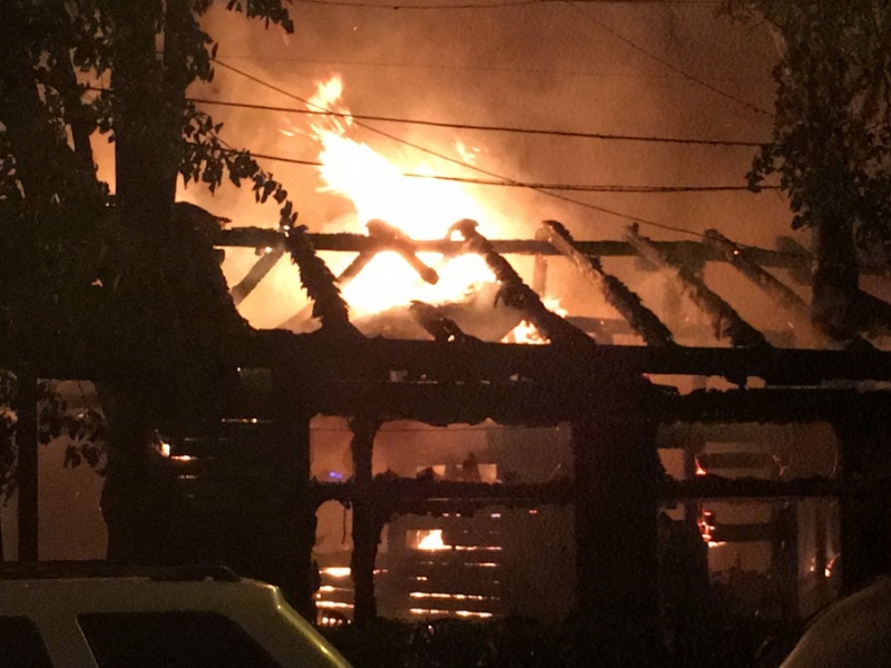 Пожар избухна в заведение в центъра на Варна, хората са били евакуирани