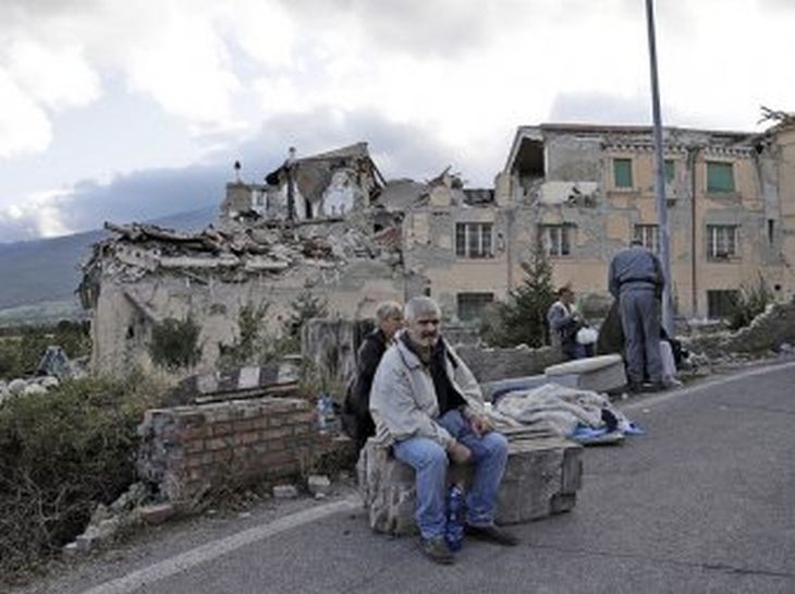 ПРЕДИ и СЛЕД земетресението в Италия - в Мрежата се появиха шокиращи СНИМКИ