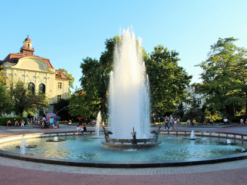 Пловдив и фонтаните му – впечатляваща феерия от музика и цветове СНИМКИ