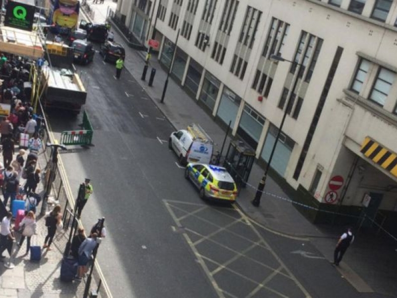Евакуираха метростанция в Лондон заради съмнителен пакет