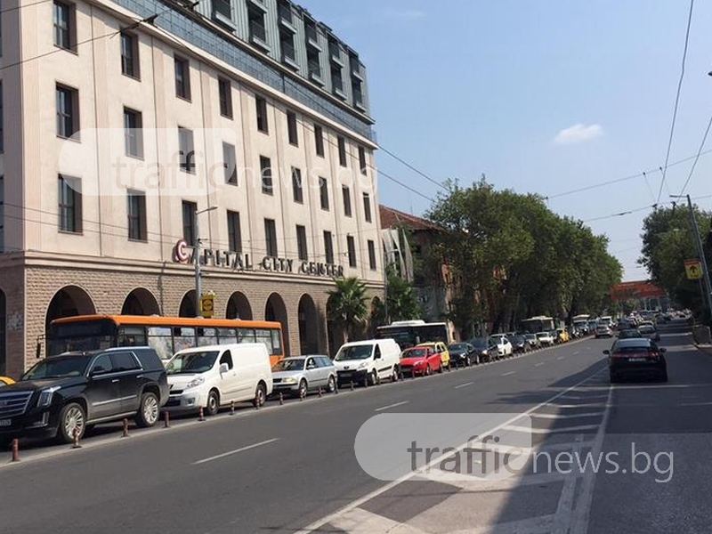 Следпразничен Пловдив се събуди блокиран, задръствания мъчат шофьорите СНИМКИ