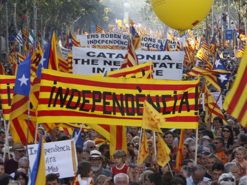 Стотици хиляди излязоха по улиците на Барселона, искат отделяне от Испания